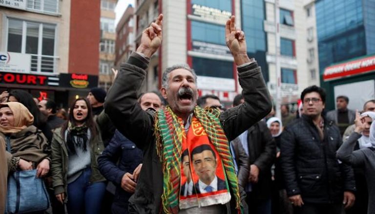 أتباع حزب "الشعوب الديمقراطية" يتظاهرون ضد أردوغان