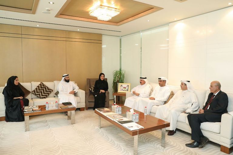 عبدالله الفلاسي ومنى المري في لقاء 