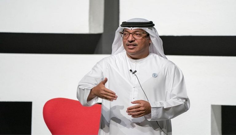 محمد عبدالله الجنيبي يتحدث خلال جلسة "100 موجّه" محمد عبدالله الجنيبي، رئيس المراسم الرئاسية بوزارة شؤون الرئاسة