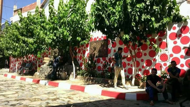 وسط قرية بوزقان  نساء القرية الجزائرية خلال المباراة