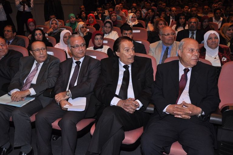 تكريم عزت العلايلي في مهرجان الشروق