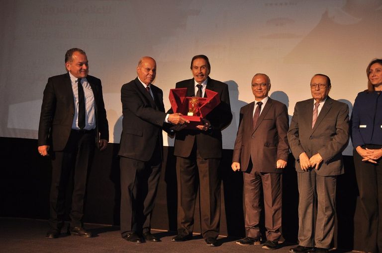 تكريم عزت العلايلي في مهرجان الشروق