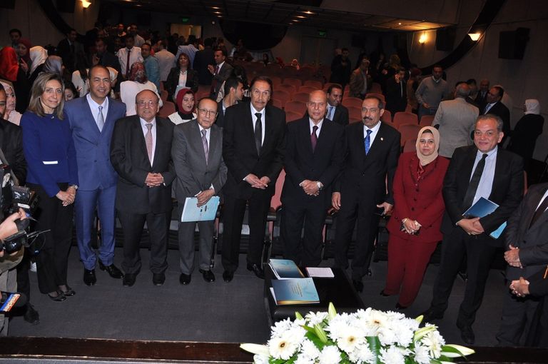 تكريم عزت العلايلي في مهرجان الشروق