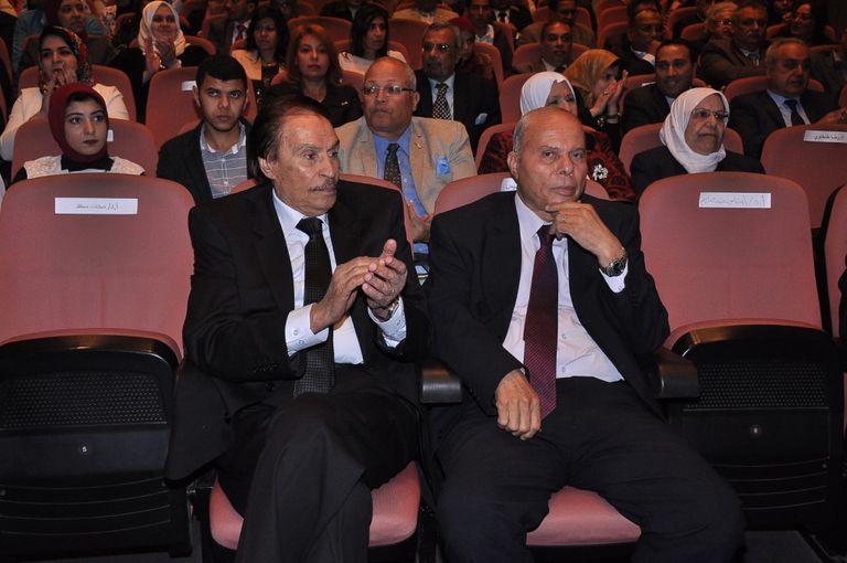 تكريم عزت العلايلي في مهرجان الشروق