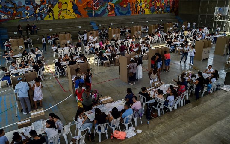 أحد مراكز الاقتراع في كولومبيا- أ.ف.ب