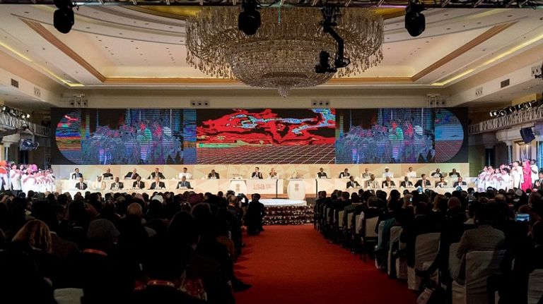 الشيخ حامد بن زايد آل نهيان خلال الجلسة الافتتاحية للمؤتمر