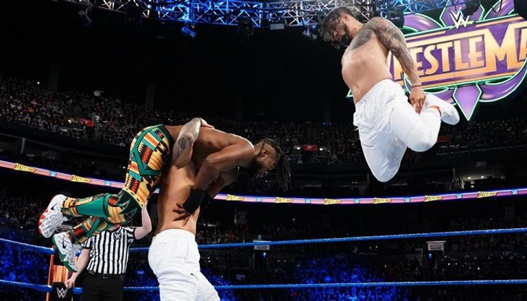 ليوك هاربر وإيريك روان يعتديان على جيمي وجي أوسو