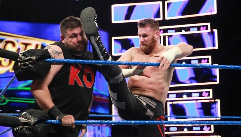 إيه جيه ستايلز بعد احتفاظه بالبطولة