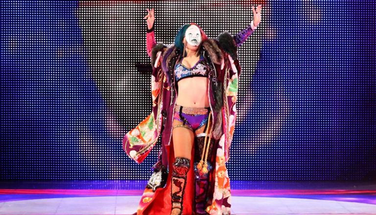 أسكا تتحدى تشارلوت في عرض "راسلمانيا"