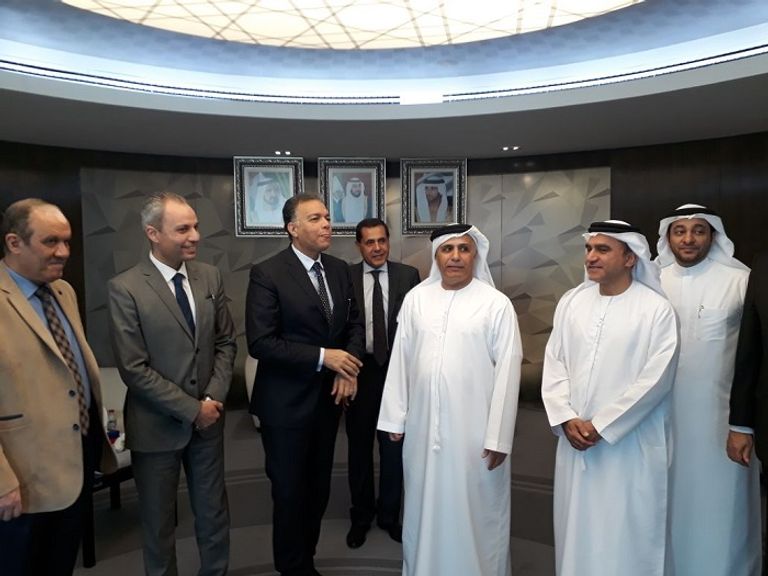 وزير النقل المصري خلال الزيارة