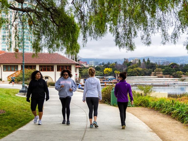 الرياضة تحسن أداء الدماغ لدى المتعافيات من السرطان