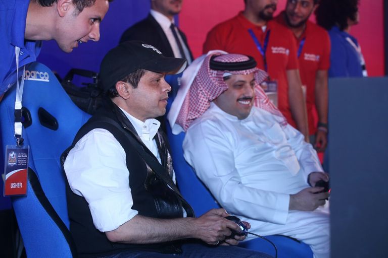 عمرو دياب وهنيدي نجما افتتاح دورة الألعاب الإلكترونية