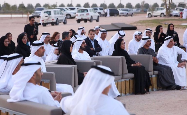 الشيخ محمد بن راشد آل مكتوم نائب رئيس الدولة رئيس مجلس الوزراء حاكم دبي يحضر جانب من مخيم دبي الإعلامي 