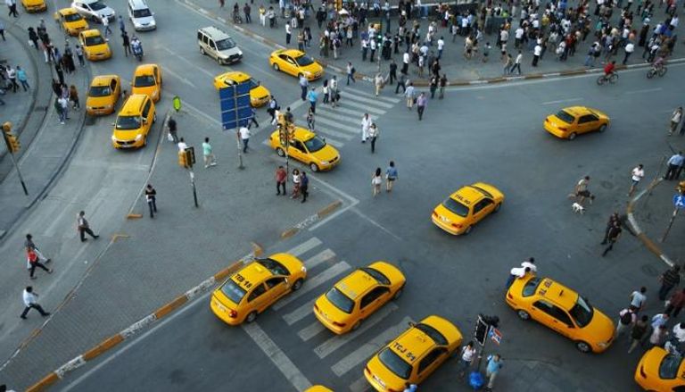 التاكسي الأصفر في تركيا يواجه أزمة بسبب أوبر