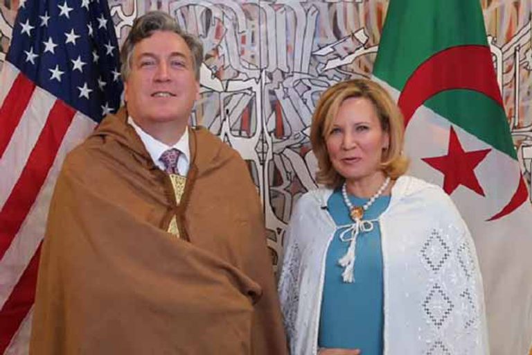 السفير الأمريكي بالجزائر جون دي روشر وعقيلته العلاقات الجزائرية الأمريكية