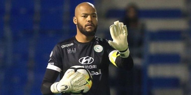 حارس الاتفاق رايس وهاب مبولحي