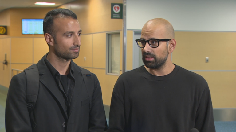 نجلا الأكاديمي الإيراني الكندي، رام ومهران البروفيسور وزوجته ونجلهما مهران