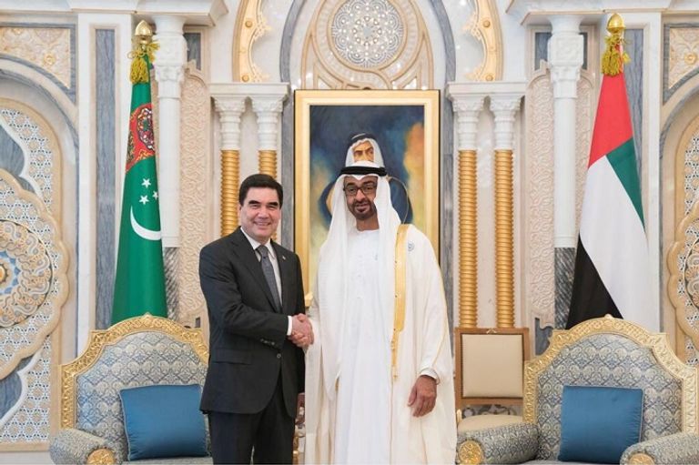 محمد بن زايد يجري محادثات مع رئيس تركمانستان