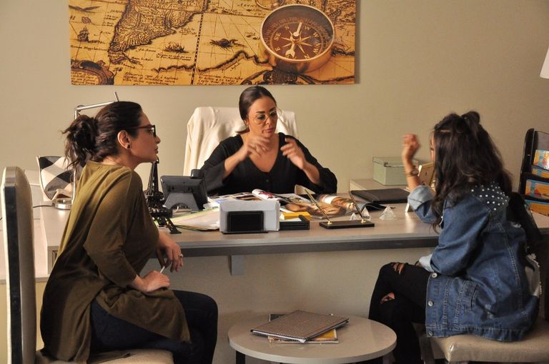 داليا البحيري في لقطة من المسلسل فريق عمل مسلسل "للحب قصة أخيرة"