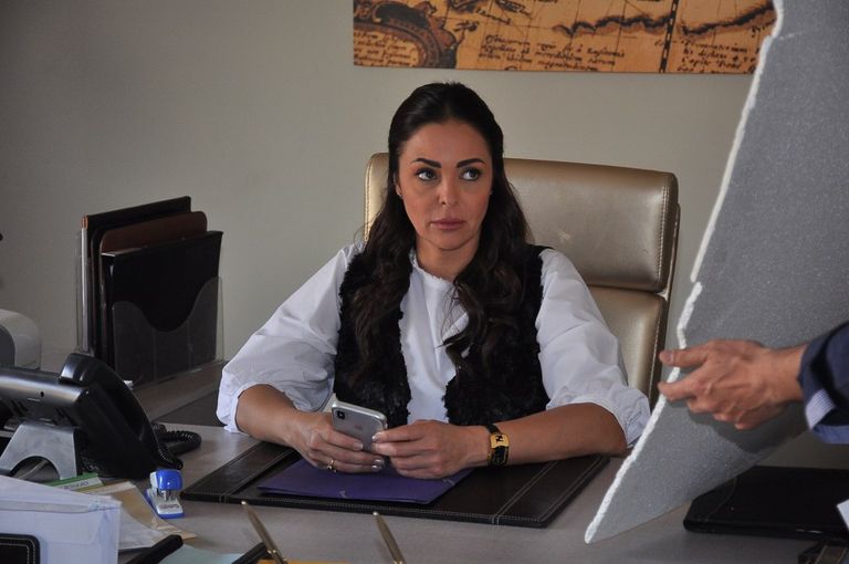داليا البحيري في لقطة من المسلسل فريق عمل مسلسل "للحب قصة أخيرة"