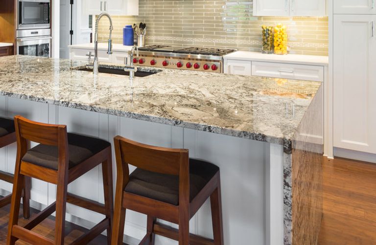 الرخام والكوارتز البديل لأسطح الجرانيت  4 اتجاهات في الديكور ستختفي في 2018