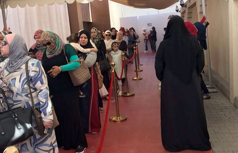 إقبال كثيف من المرأة المصرية في انتخابات الخارج