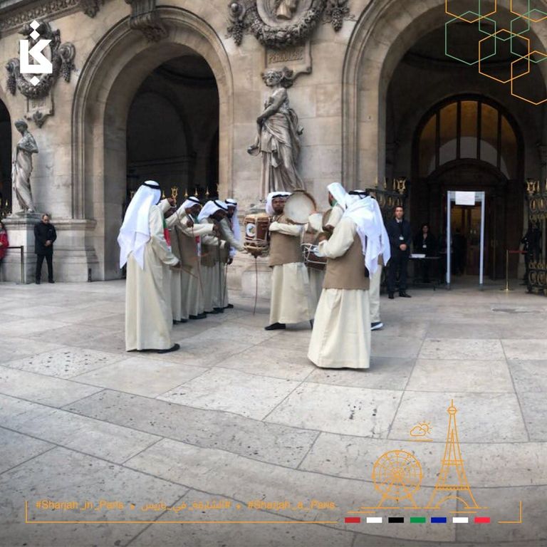 عروض التراث الشعبي الإماراتي في باريس الشيخ سلطان القاسمي وماكرون في معرض باريس للكتاب