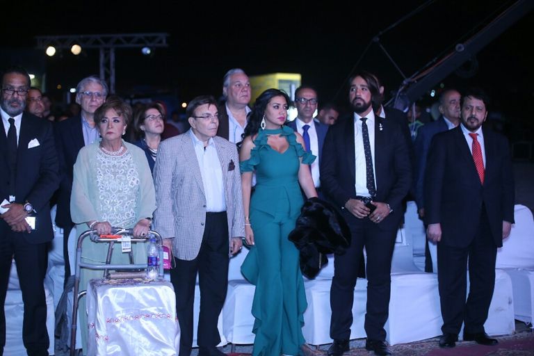 بعض الحضور في حفل افتتاح المهرجان
