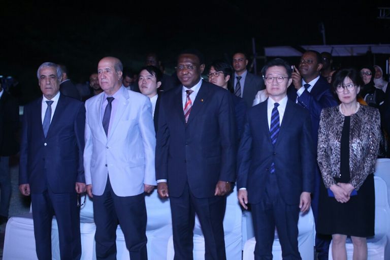 بعض الحضور في حفل افتتاح المهرجان