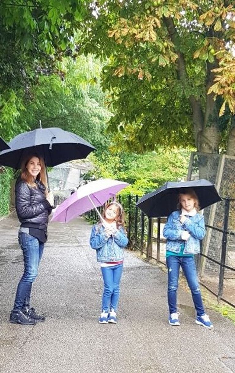 نانسي عجرم وبنتيها المطربة اللبنانية نانسي عجرم