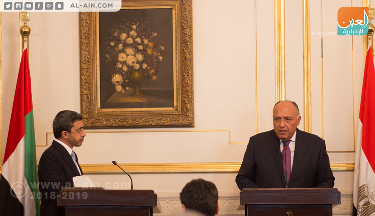 الشيخ عبدالله بن زايد آل نهيان خلال المؤتمر الصحفي المشترك مع نظيره المصري