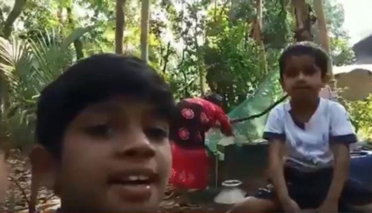 بالفيديو.. خدعة فيديو الطفل الهندي يصور الجدة تسقط في البئر 