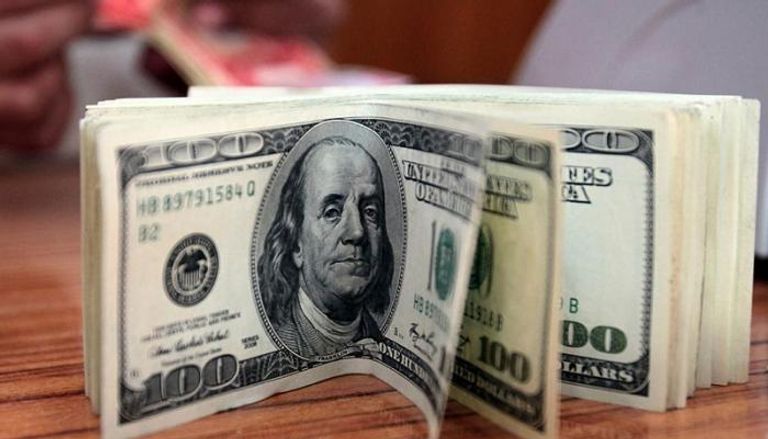 الدولار الأمريكي يرتفع مع ترقب الاجتماع الأول للمركزي الأمريكي 