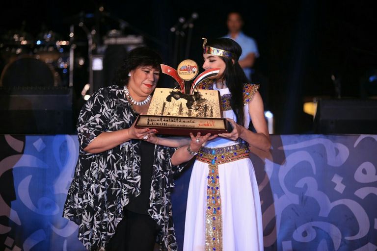 منير يشعل حفل تسليم الشعلة