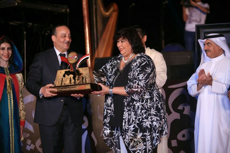 منير يشعل حفل تسليم الشعلة