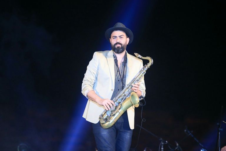 منير يشعل حفل تسليم الشعلة