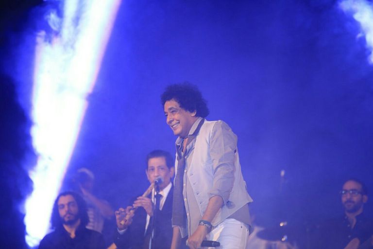 منير يشعل حفل تسليم الشعلة