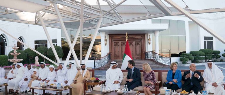 الشيخ محمد بن زايد يستقبل اللجنة العليا المنظمة للأولمبياد الخاص