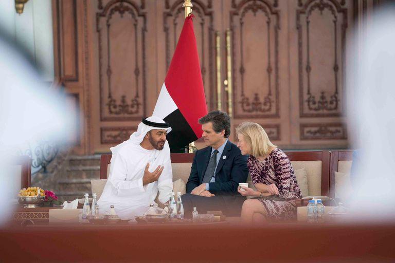 الشيخ محمد بن زايد يستقبل اللجنة العليا المنظمة للأولمبياد الخاص