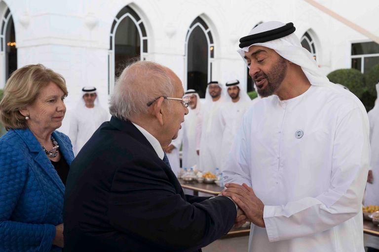 الشيخ محمد بن زايد يستقبل اللجنة العليا المنظمة للأولمبياد الخاص