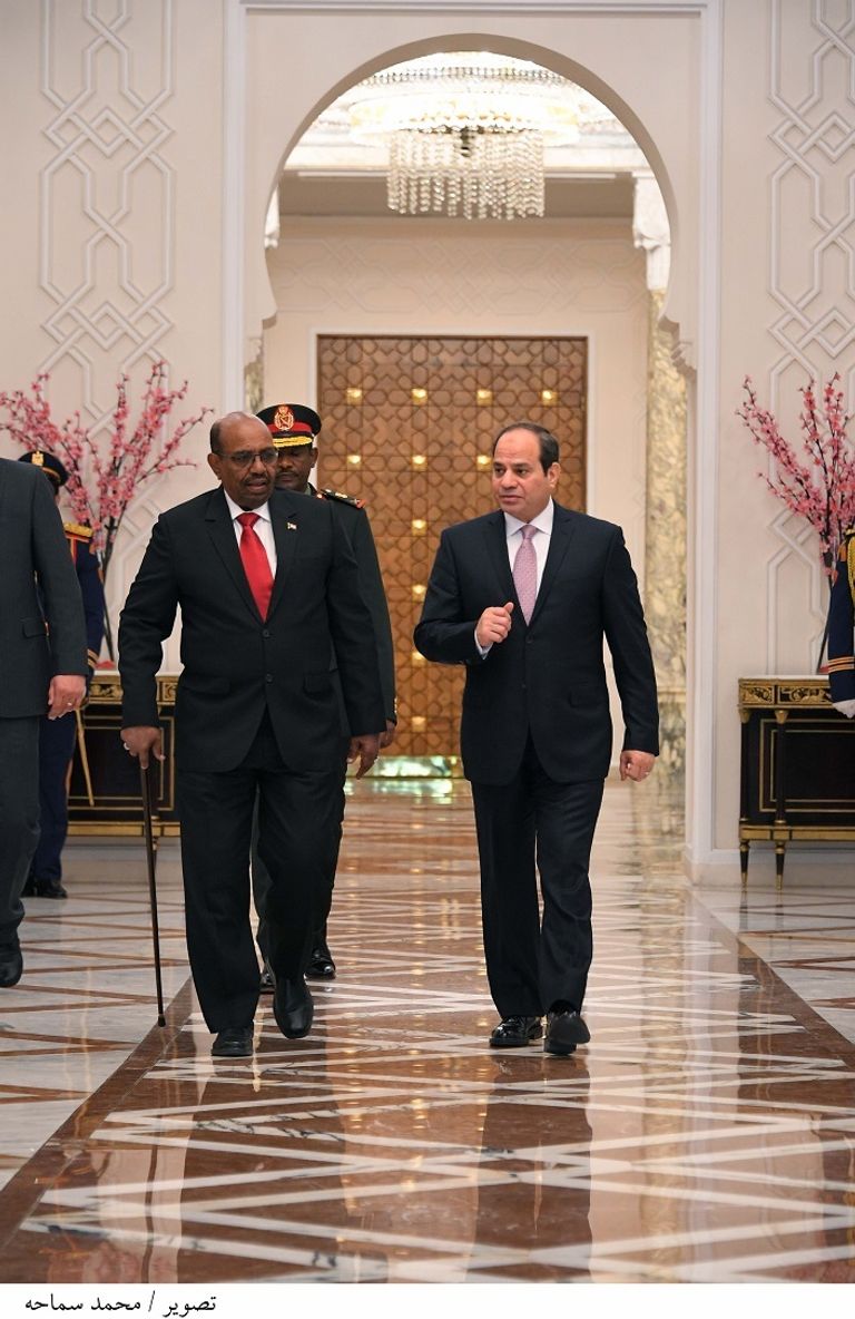 الرئيس عبدالفتاح السيسي خلال استقباله نظيره السوداني عمر البشير