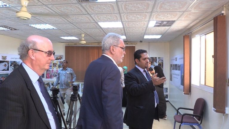 فريق تقصي الحقائق الدولي وعد بزيارة تعز المحاصرة الرئيس اليمني يستقبل فريق لجنة الخبراء لتقصي الحقائق