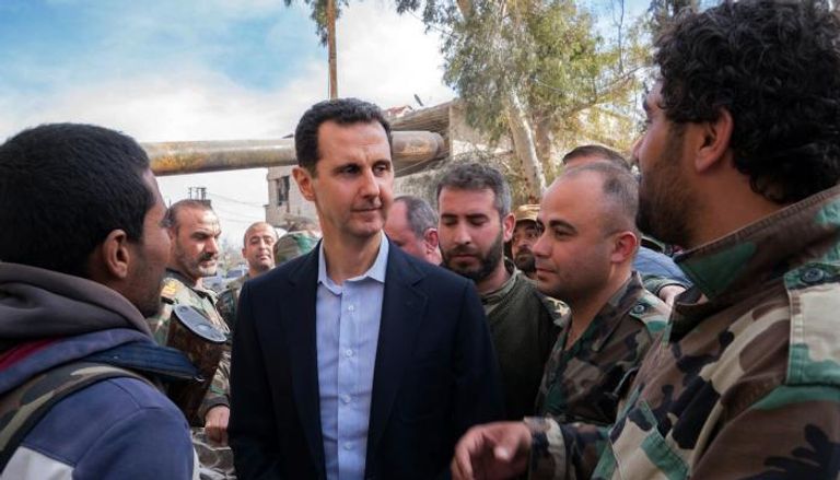بشار الأسد وسط جنوده في الغوطة الشرقية