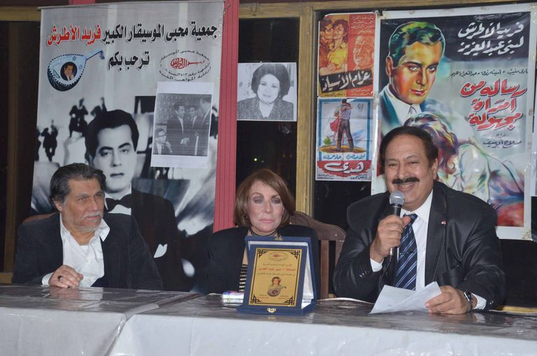 تكريم لبنى عبد العزيز في عيد الأم