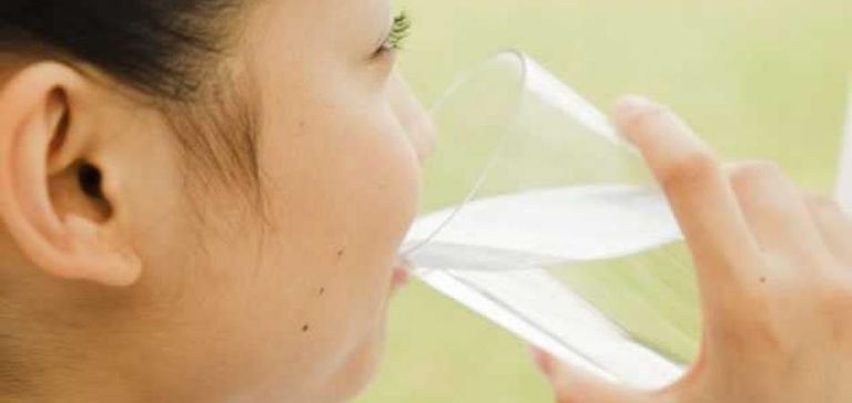 شرب الماء الدافئ يقلل من التوتر