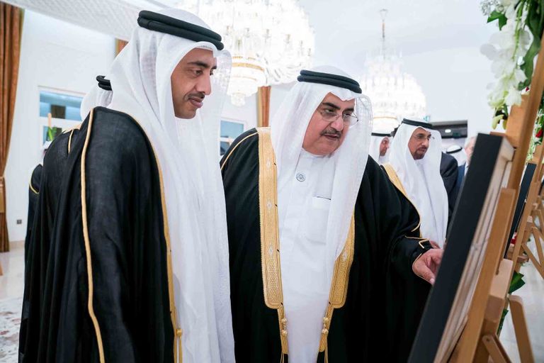 الشيخ عبدالله بن زايد آل نهيان هنأ نظيره البحريني بمناسبة افتتاح المبنى الجديد الشيخ عبدالله بن زايد آل نهيان والشيخ خالد بن أحمد آل خليفة