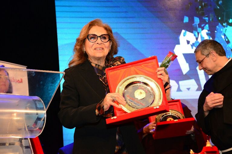 محمد صبحي يتسلم تكريم المركز الكاثوليكي