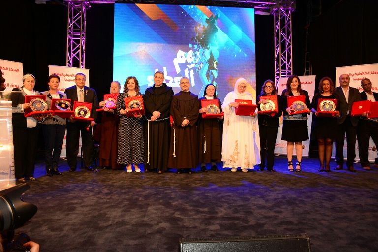 محمد صبحي يتسلم تكريم المركز الكاثوليكي