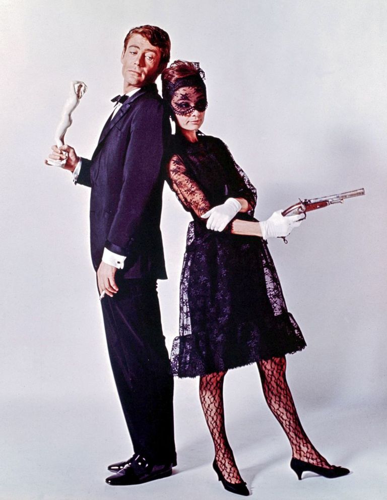 أودري هيبورن ترتدي فستانا أسود من الدانتيل في "هاو تو ستيل أمليون" جيفنشي وأودري هيبورن.. شراكة لا تُنسى من التصميمات