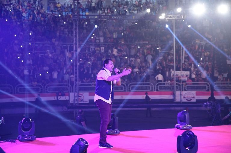 حكيم في حفل استاد القاهرة